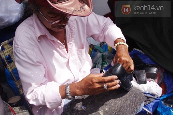 Người thợ sửa giày vỉa hè với chiếc xe tải “sang chảnh” giữa Sài Gòn 4