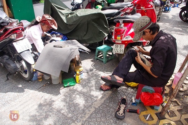Người thợ sửa giày vỉa hè với chiếc xe tải “sang chảnh” giữa Sài Gòn 6