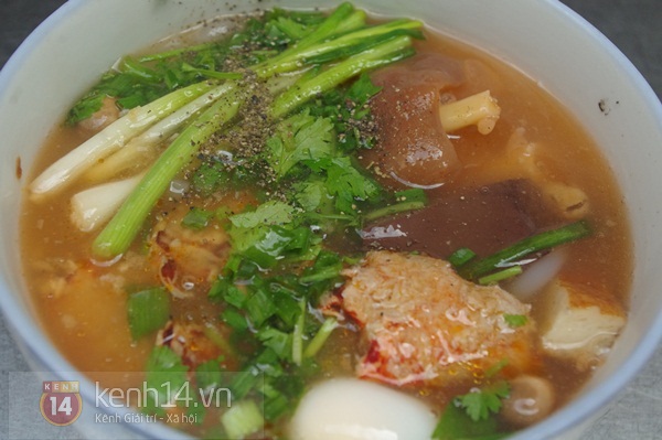 B&aacute;nh canh cua miền T&acirc;y với c&agrave;ng cua si&ecirc;u ngon ở S&agrave;i G&ograve;n 7