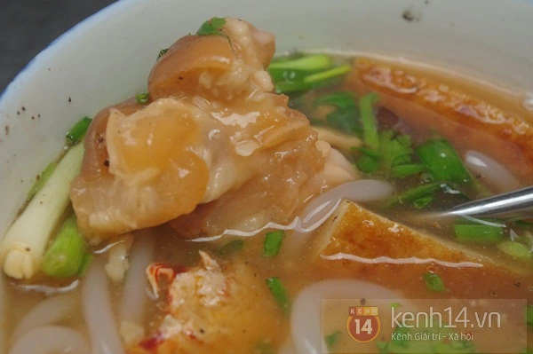 Bánh canh cua miền Tây với càng cua siêu ngon ở Sài Gòn 13