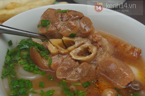 B&aacute;nh canh cua miền T&acirc;y với c&agrave;ng cua si&ecirc;u ngon ở S&agrave;i G&ograve;n 15