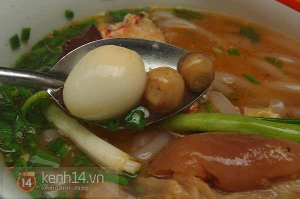 Bánh canh cua miền Tây với càng cua siêu ngon ở Sài Gòn 18