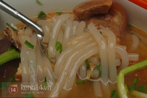 Bánh canh cua miền Tây với càng cua siêu ngon ở Sài Gòn 8