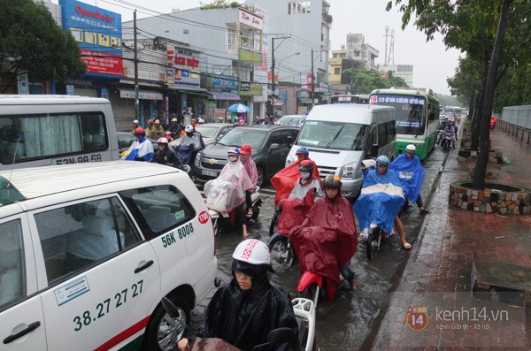 TP.HCM "ch&igrave;m" trong biển nước v&agrave;o s&aacute;ng 7/11 20