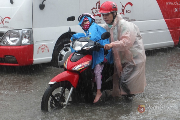 TP.HCM "ch&igrave;m" trong biển nước v&agrave;o s&aacute;ng 7/11 23