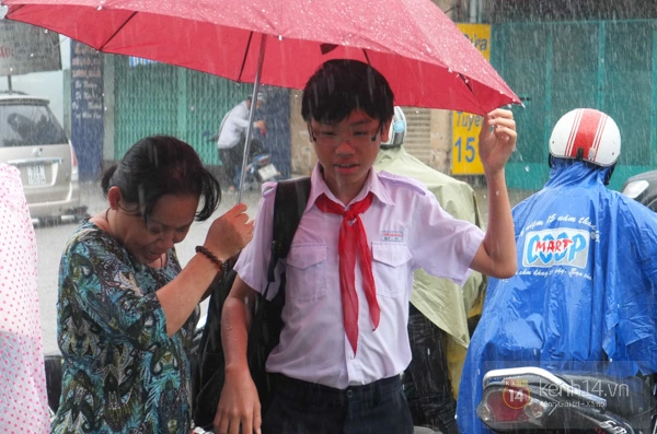 TP.HCM "ch&igrave;m" trong biển nước v&agrave;o s&aacute;ng 7/11 27