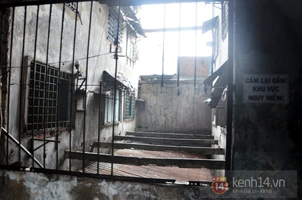Cuộc sống nặng nề bên trong khu chung cư xập xệ nhất Sài Gòn 11
