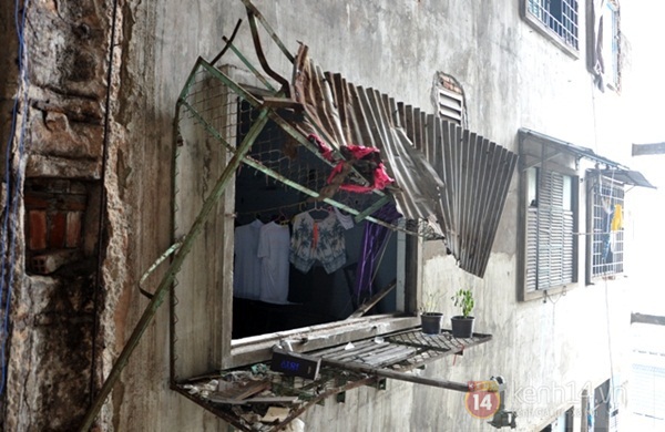 Cuộc sống nặng nề bên trong khu chung cư xập xệ nhất Sài Gòn 17
