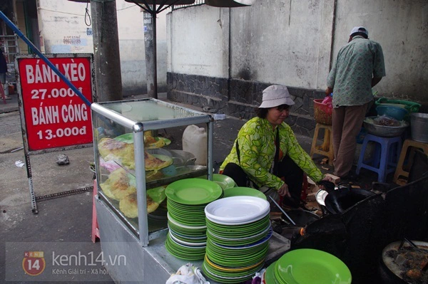 Sài Gòn: Đi ăn bánh xèo, bánh cóng “văn nghệ” ở phía sau chợ Gò Vấp 1