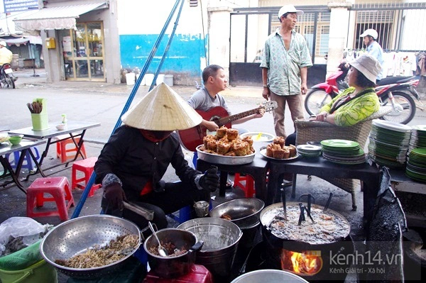 Sài Gòn: Đi ăn bánh xèo, bánh cóng “văn nghệ” ở phía sau chợ Gò Vấp 16