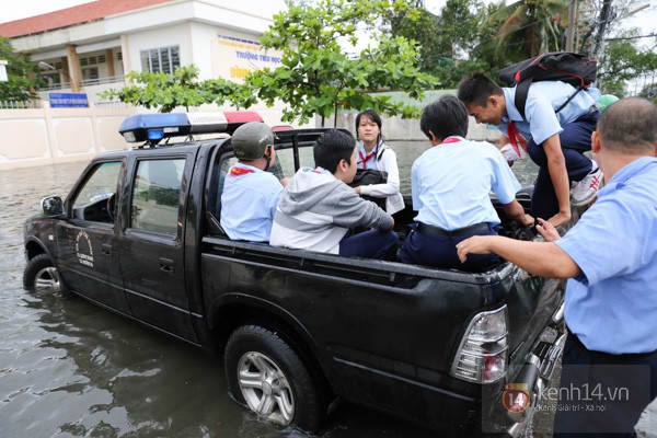 TP.HCM "ch&igrave;m" trong biển nước v&agrave;o s&aacute;ng 7/11 41