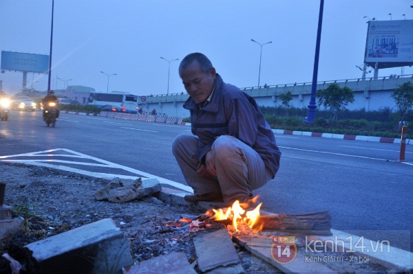 Người Sài Gòn đốt lửa sưởi ấm trong những ngày "siêu lạnh" 2