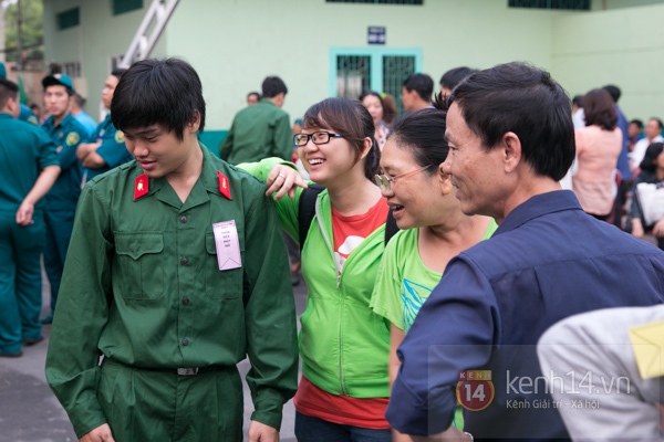 Nước mắt, nụ cười trong ngày nhập ngũ của hơn 2.000 thanh niên Sài Gòn 3