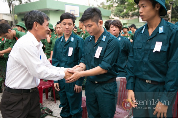 Nước mắt, nụ cười trong ngày nhập ngũ của hơn 2.000 thanh niên Sài Gòn 8