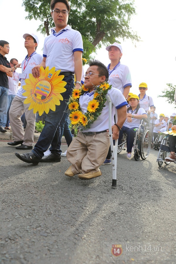 Chủ tịch nước Trương Tấn Sang và hơn 7.000 người đi bộ "sánh bước yêu thương" 18