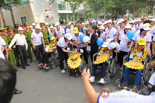 Chủ tịch nước Trương Tấn Sang và hơn 7.000 người đi bộ "sánh bước yêu thương" 7
