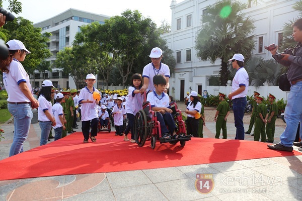 Chủ tịch nước Trương Tấn Sang và hơn 7.000 người đi bộ "sánh bước yêu thương" 15