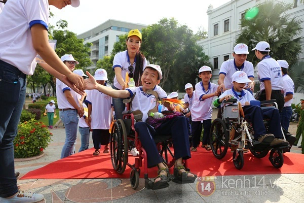 Chủ tịch nước Trương Tấn Sang và hơn 7.000 người đi bộ "sánh bước yêu thương" 16