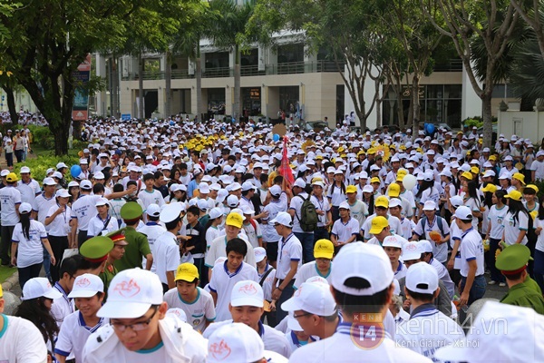 Chủ tịch nước Trương Tấn Sang và hơn 7.000 người đi bộ "sánh bước yêu thương" 14