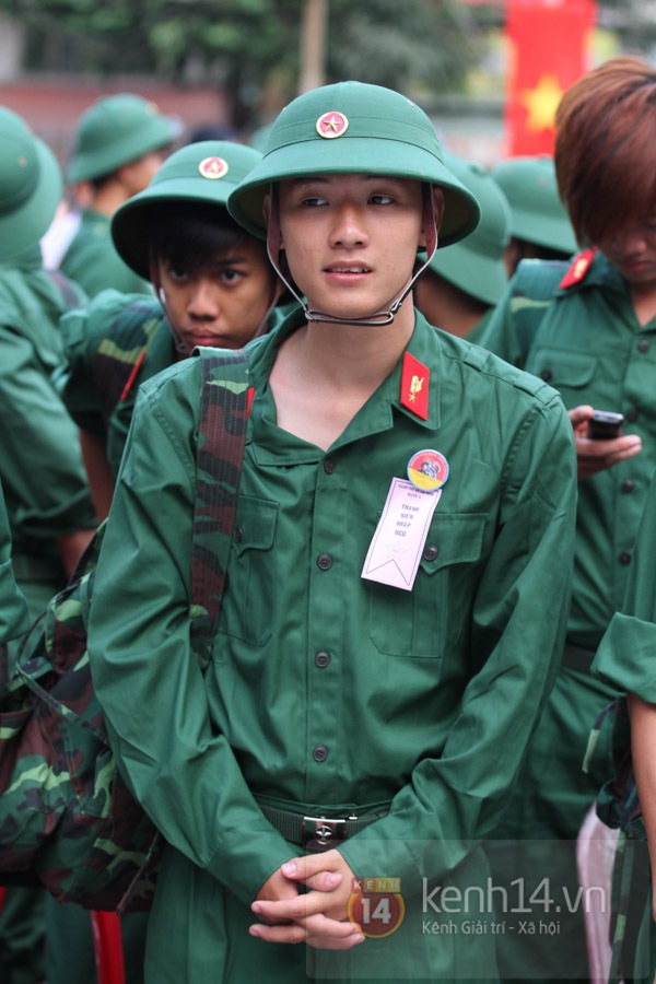 Nước mắt, nụ cười trong ngày nhập ngũ của hơn 2.000 thanh niên Sài Gòn 14