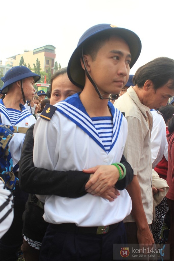 Nước mắt, nụ cười trong ngày nhập ngũ của hơn 2.000 thanh niên Sài Gòn 16