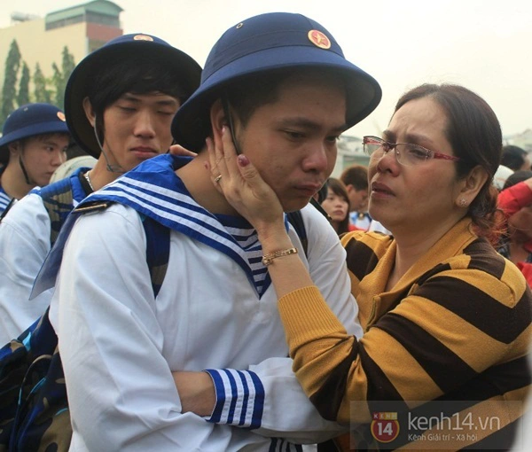 Nước mắt, nụ cười trong ngày nhập ngũ của hơn 2.000 thanh niên Sài Gòn 17