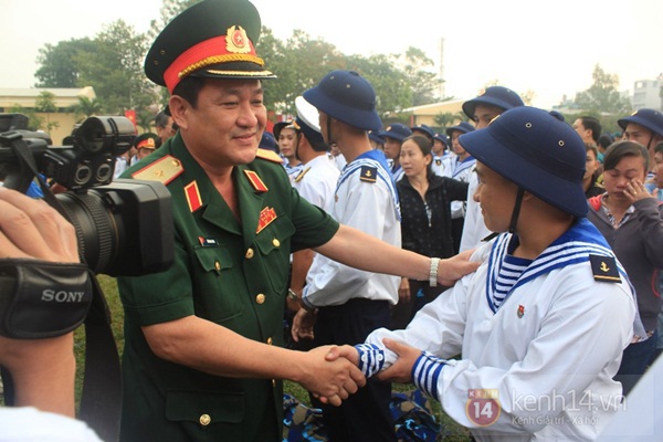 Nước mắt, nụ cười trong ngày nhập ngũ của hơn 2.000 thanh niên Sài Gòn 9