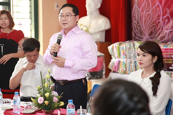 Thí sinh Hoa hậu Việt Nam 2014 tích cực tham gia từ thiện 3