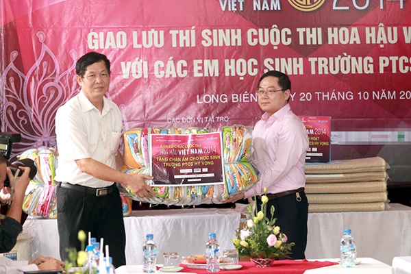 Thí sinh Hoa hậu Việt Nam 2014 tích cực tham gia từ thiện 4