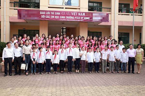 Thí sinh Hoa hậu Việt Nam 2014 tích cực tham gia từ thiện 11