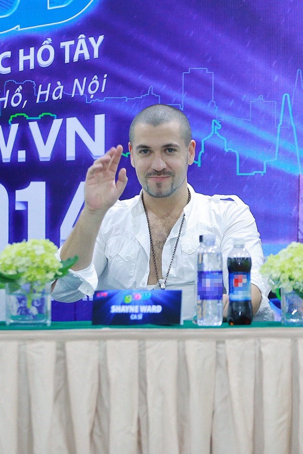 Shayne Ward sợ mỗi lần sang đường ở Việt Nam 3