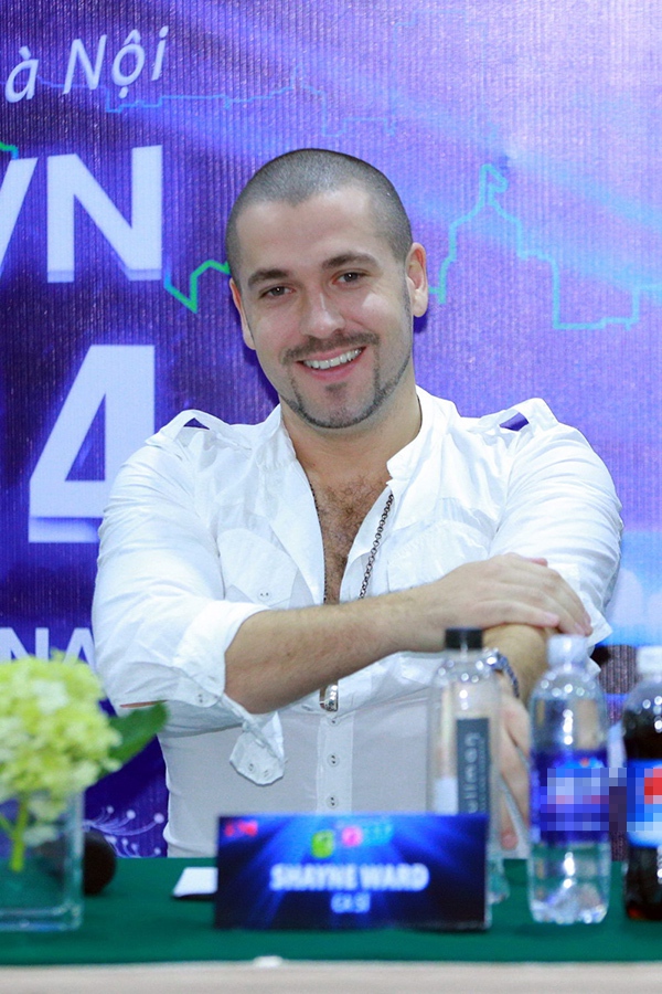 Shayne Ward sợ mỗi lần sang đường ở Việt Nam 4