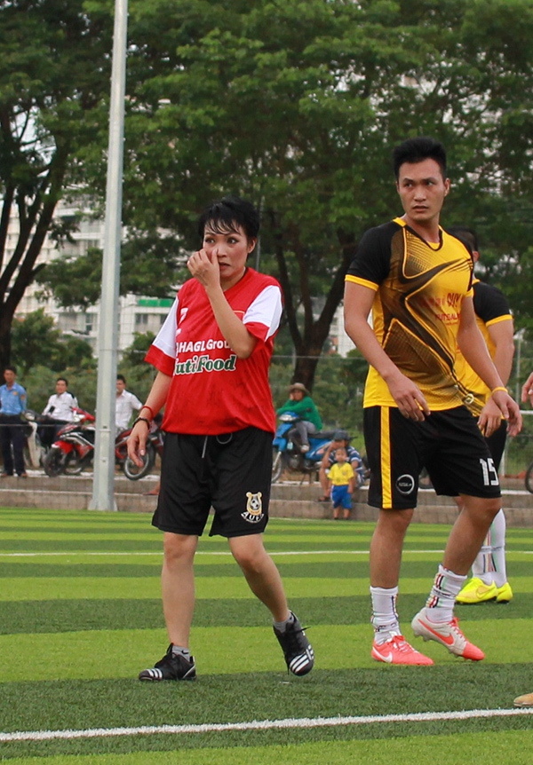 Dàn sao Việt đổ mồ hôi đá bóng gây quỹ từ thiện ủng hộ Duy Nhân 8