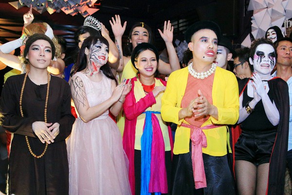 Dàn sao Việt quậy tưng bừng đêm hội Halloween 4
