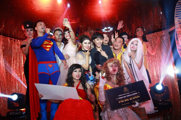 Dàn sao Việt quậy tưng bừng đêm hội Halloween 25