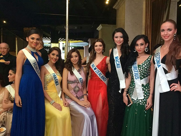 Tranh thêu của Đặng Thu Thảo bán đấu giá cao nhất tại Miss International 14