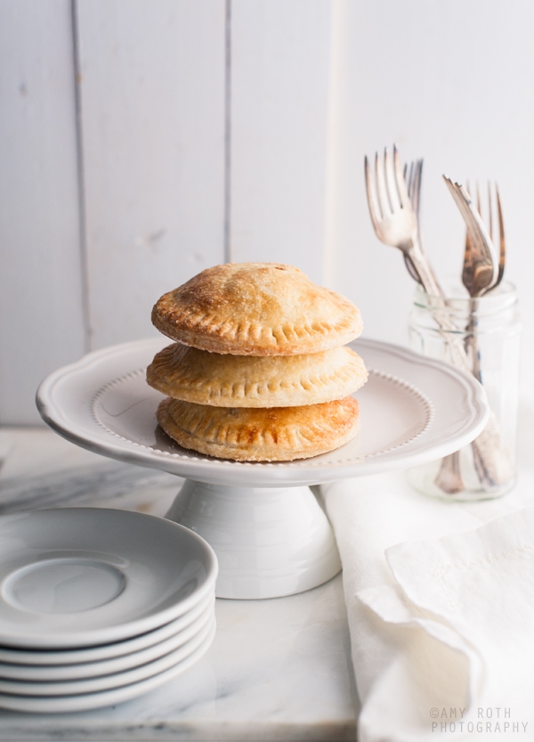 Tập tành nướng bánh pie táo “khoác áo” bánh quy xinh xắn 7