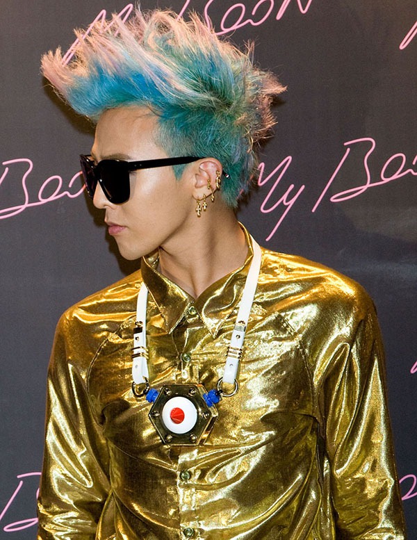 G-Dragon là một trong những name hot hàng đầu trong làng nhạc Kpop. Xem những hình ảnh liên quan để chiêm ngưỡng tài năng và phong cách thời trang của anh chàng này!