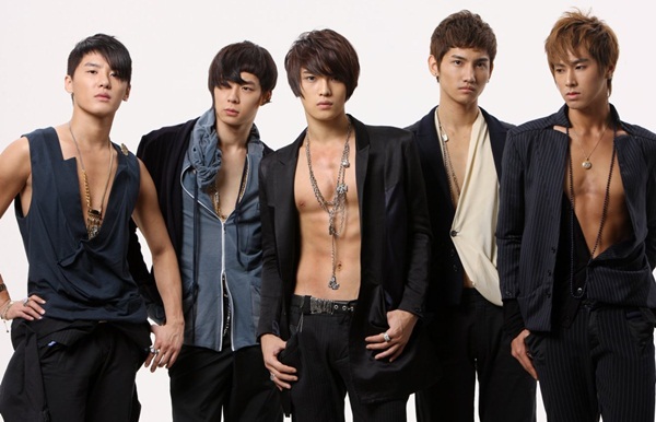 Kangta lo lắng về tương lai của TVXQ 3