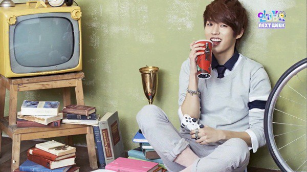 INFINITE cực điển trai trong loạt clip "nh&aacute; h&agrave;ng" 12