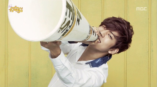 INFINITE cực điển trai trong loạt clip "nh&aacute; h&agrave;ng" 5