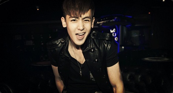 Nichkhun (2PM) xin lỗi fan trong nước mắt 3