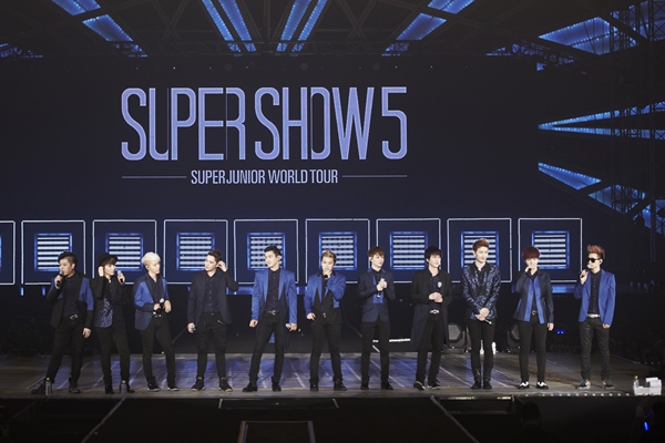 Hơn 140 fan Brazil ngất xỉu vì Super Junior 7