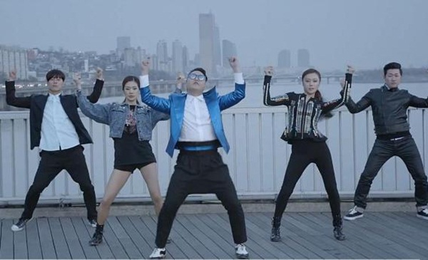 Đài KBS rút lại lệnh cấm chiếu MV "Gentleman" 2