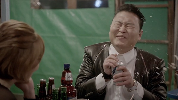 Psy thấy mình "ngớ ngẩn" trong MV "Gentleman" 5