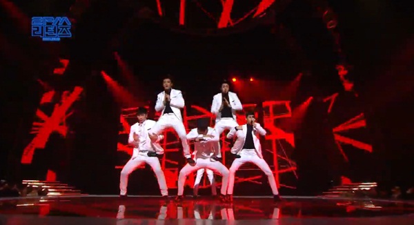 2PM "máu lửa" trong show diễn trở lại 4