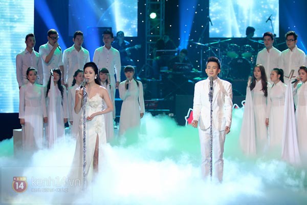 Ai là "người chiến thắng" nổi bật nhất showbiz Việt 2013? 19