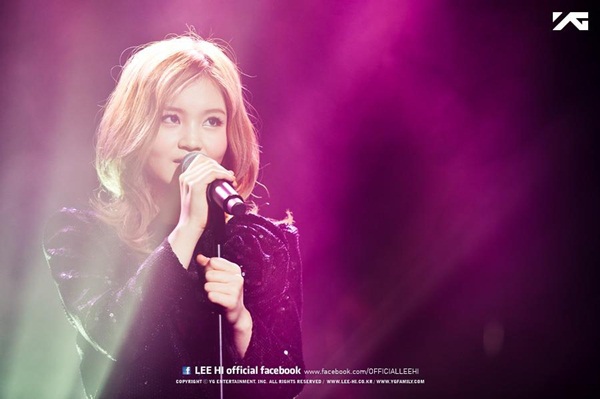 "Đóa hồng" Lee Hi sung sức trong concert riêng đầu tiên 5