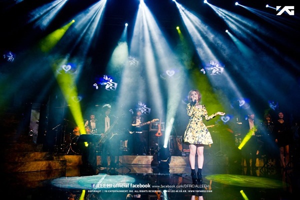 "Đóa hồng" Lee Hi sung sức trong concert riêng đầu tiên 7