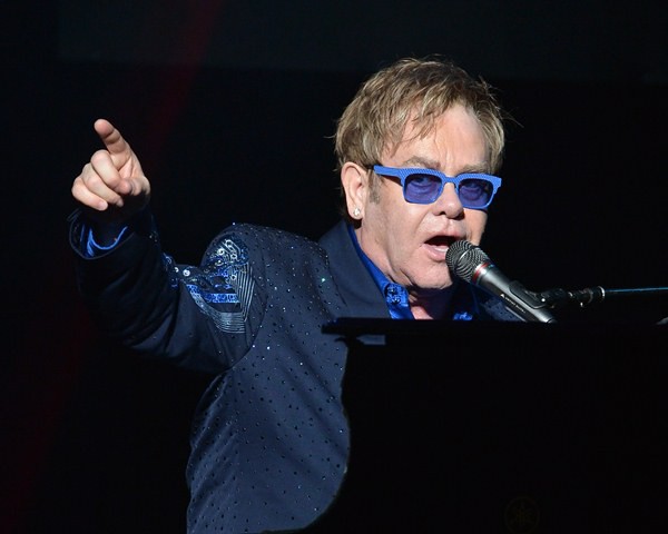 Justin "đánh bại" Elton John sở hữu "Single xếp hạng cao nhất mọi thời đại" 2